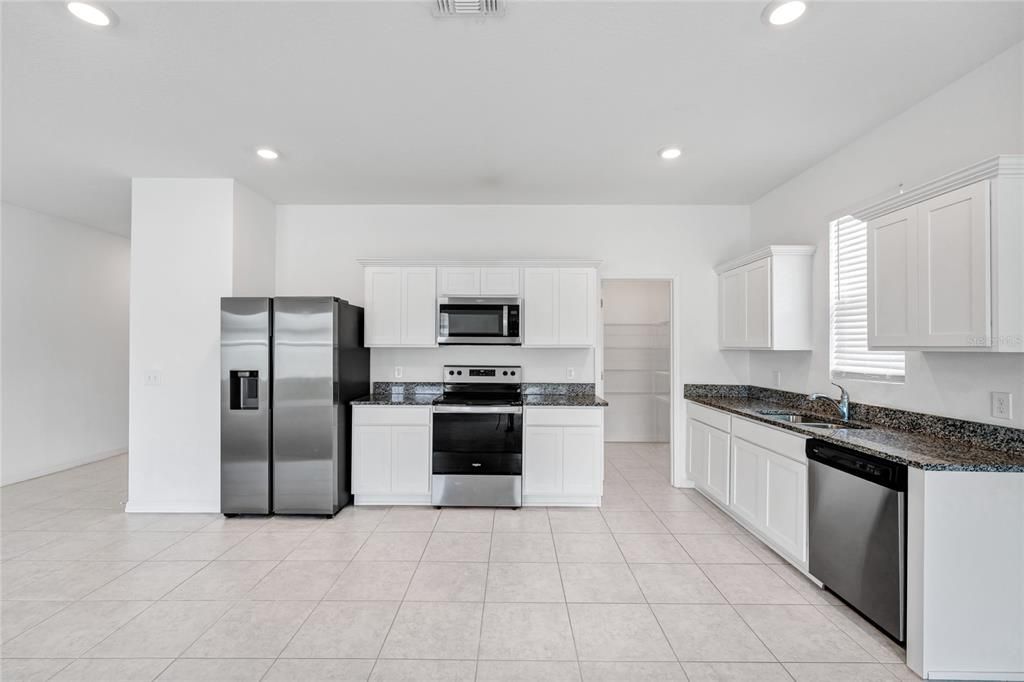 待售: $359,000 (3 贝兹, 2 浴室, 1675 平方英尺)