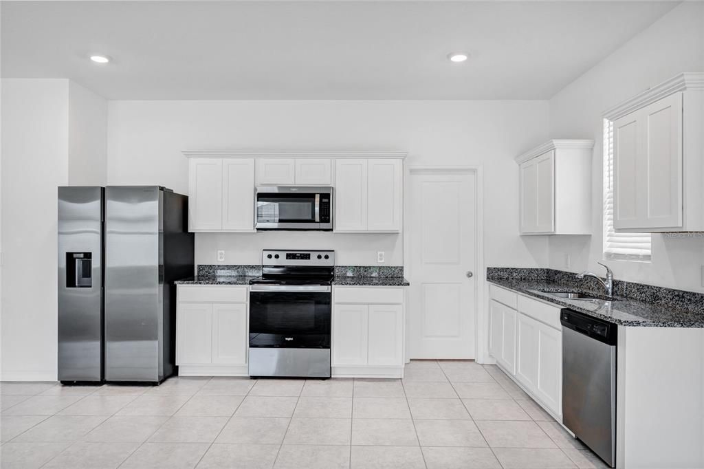 待售: $359,000 (3 贝兹, 2 浴室, 1675 平方英尺)