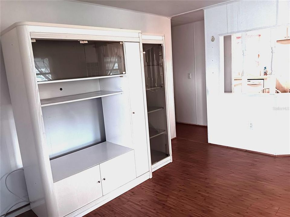 For Sale: $119,000 (2 beds, 2 baths, 864 Square Feet)