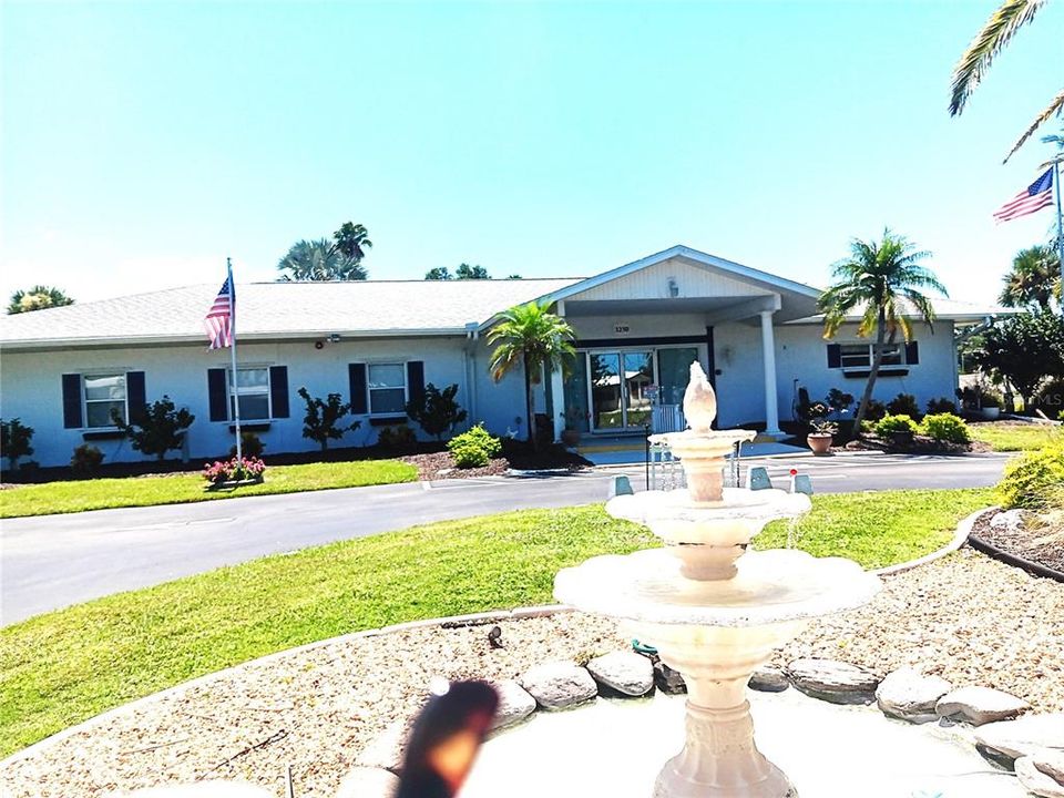 For Sale: $119,000 (2 beds, 2 baths, 864 Square Feet)