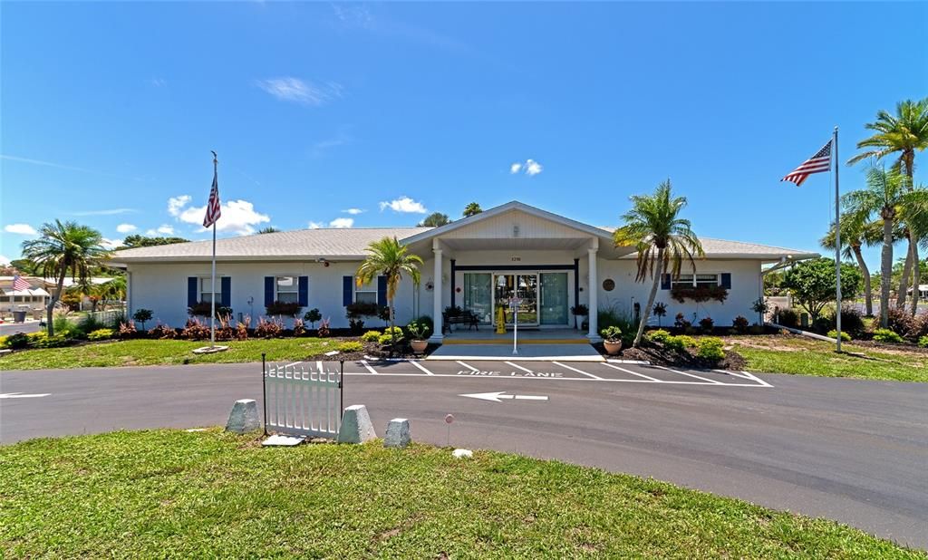 For Sale: $119,000 (2 beds, 2 baths, 864 Square Feet)