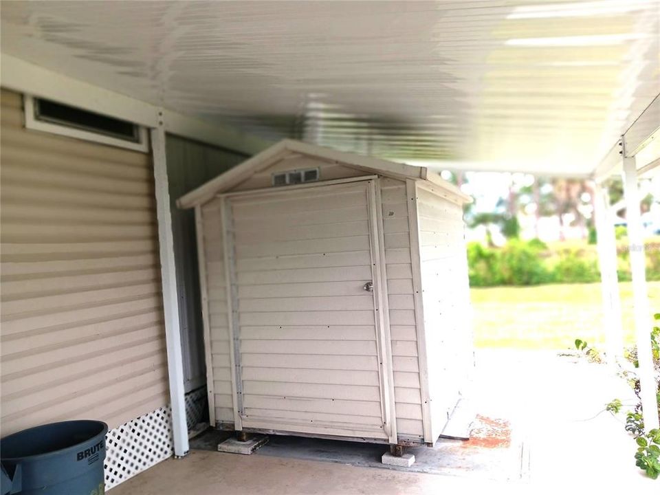 For Sale: $119,000 (2 beds, 2 baths, 864 Square Feet)