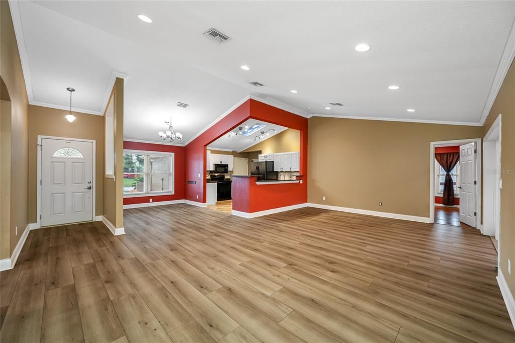 Activo con contrato: $624,900 (3 camas, 2 baños, 2258 Pies cuadrados)