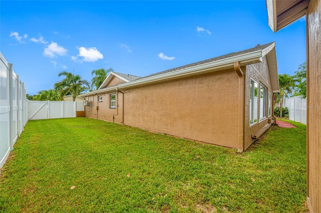 Activo con contrato: $624,900 (3 camas, 2 baños, 2258 Pies cuadrados)