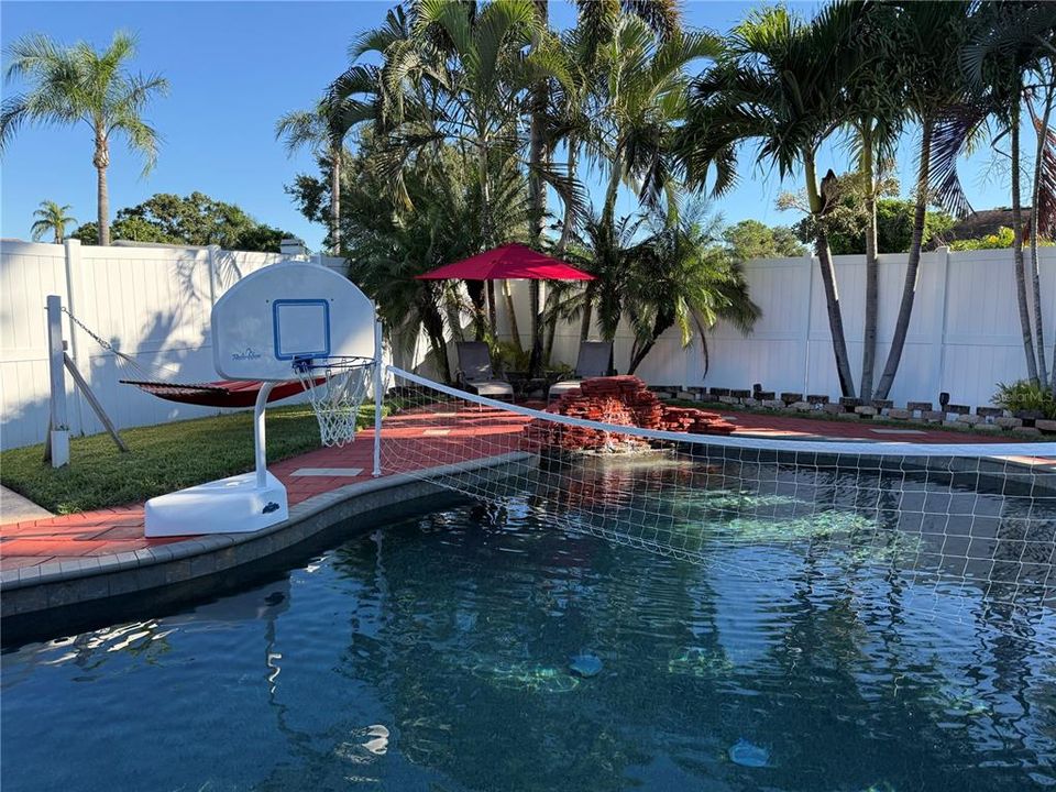 Activo con contrato: $624,900 (3 camas, 2 baños, 2258 Pies cuadrados)