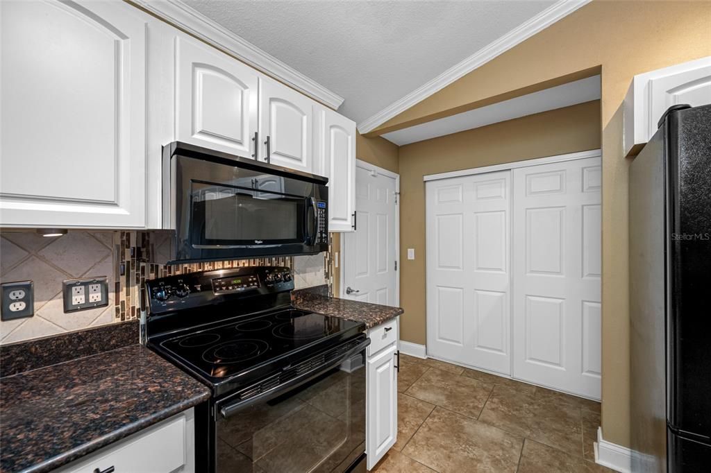 Activo con contrato: $624,900 (3 camas, 2 baños, 2258 Pies cuadrados)