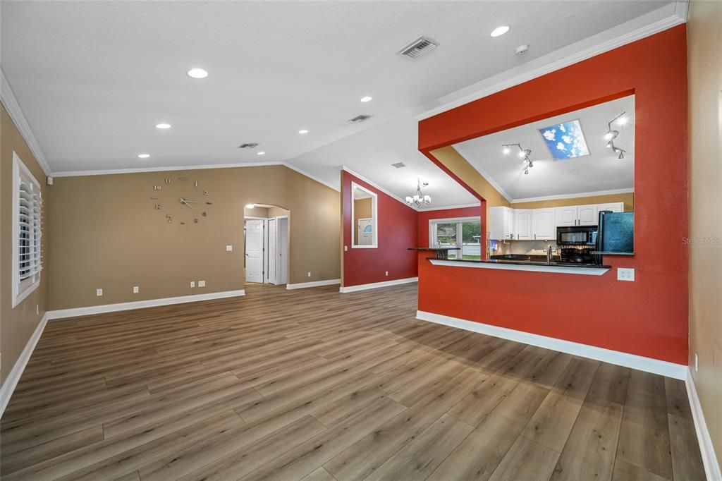 Activo con contrato: $624,900 (3 camas, 2 baños, 2258 Pies cuadrados)