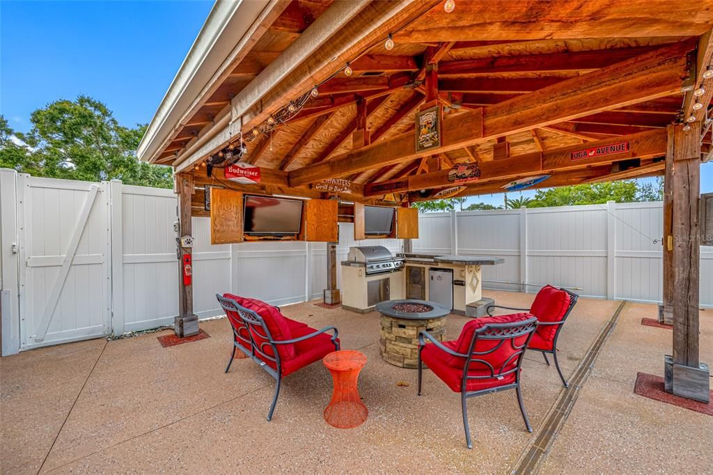 Activo con contrato: $624,900 (3 camas, 2 baños, 2258 Pies cuadrados)