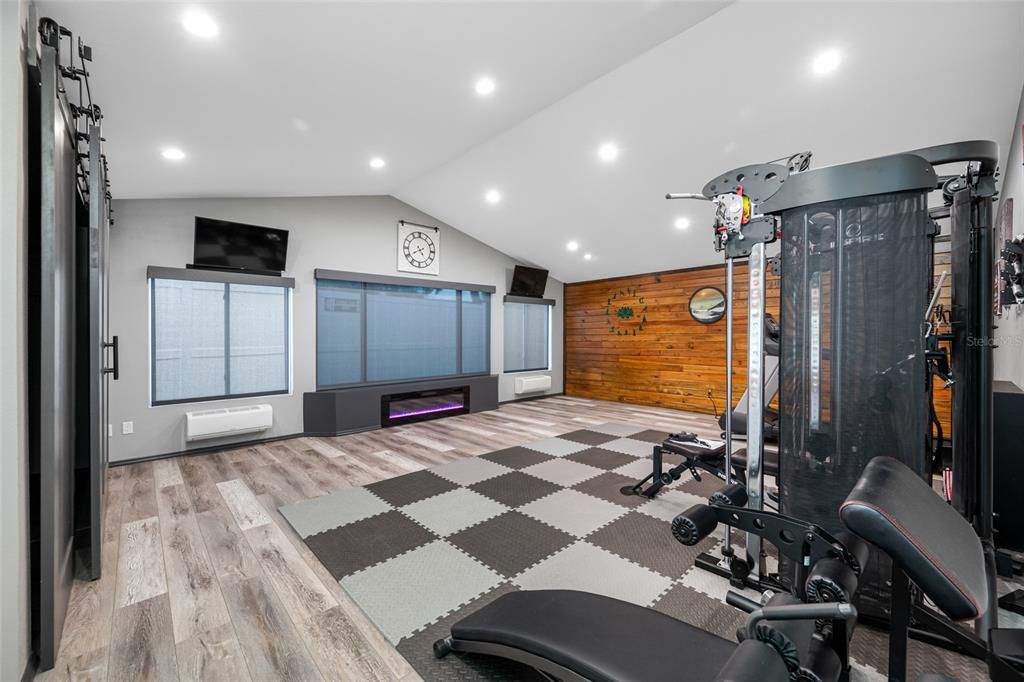 Activo con contrato: $624,900 (3 camas, 2 baños, 2258 Pies cuadrados)