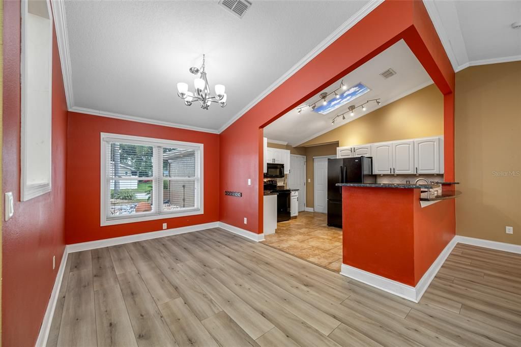 Activo con contrato: $624,900 (3 camas, 2 baños, 2258 Pies cuadrados)