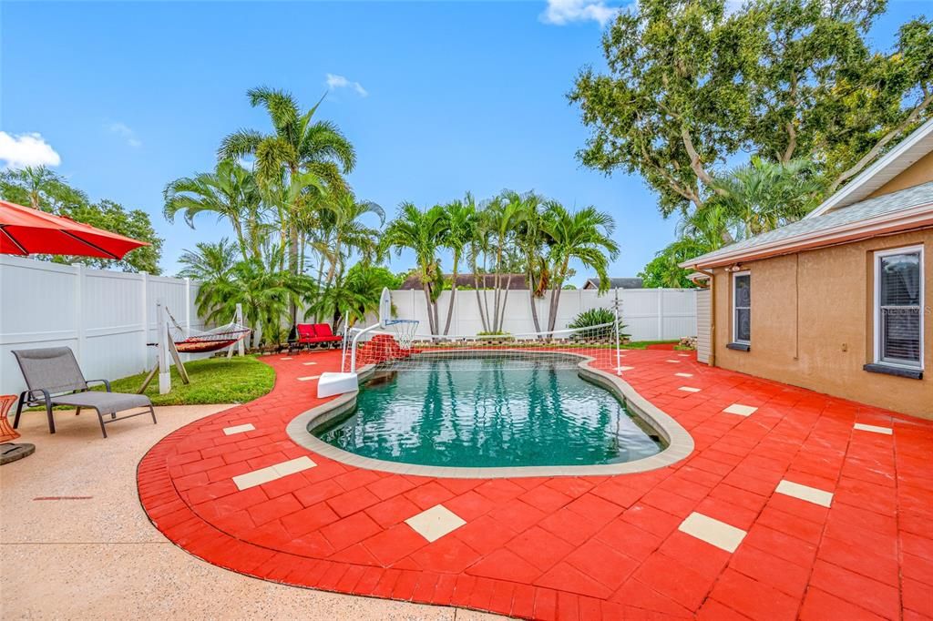 Activo con contrato: $624,900 (3 camas, 2 baños, 2258 Pies cuadrados)