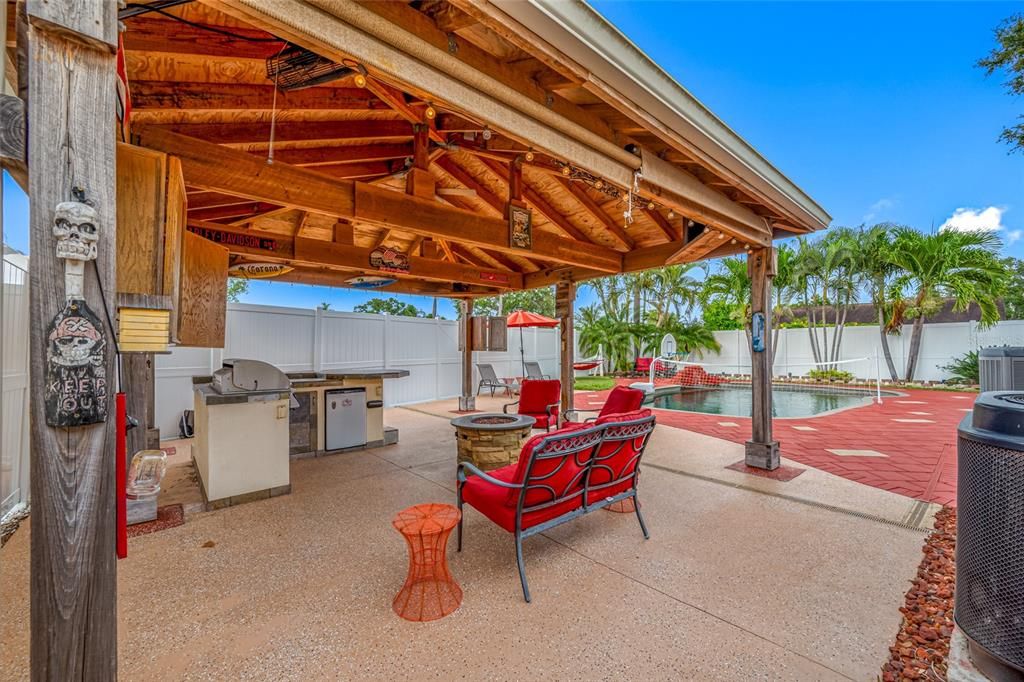 Activo con contrato: $624,900 (3 camas, 2 baños, 2258 Pies cuadrados)