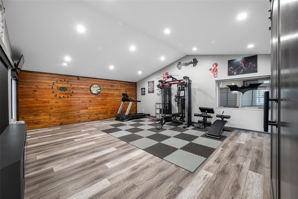 Activo con contrato: $624,900 (3 camas, 2 baños, 2258 Pies cuadrados)