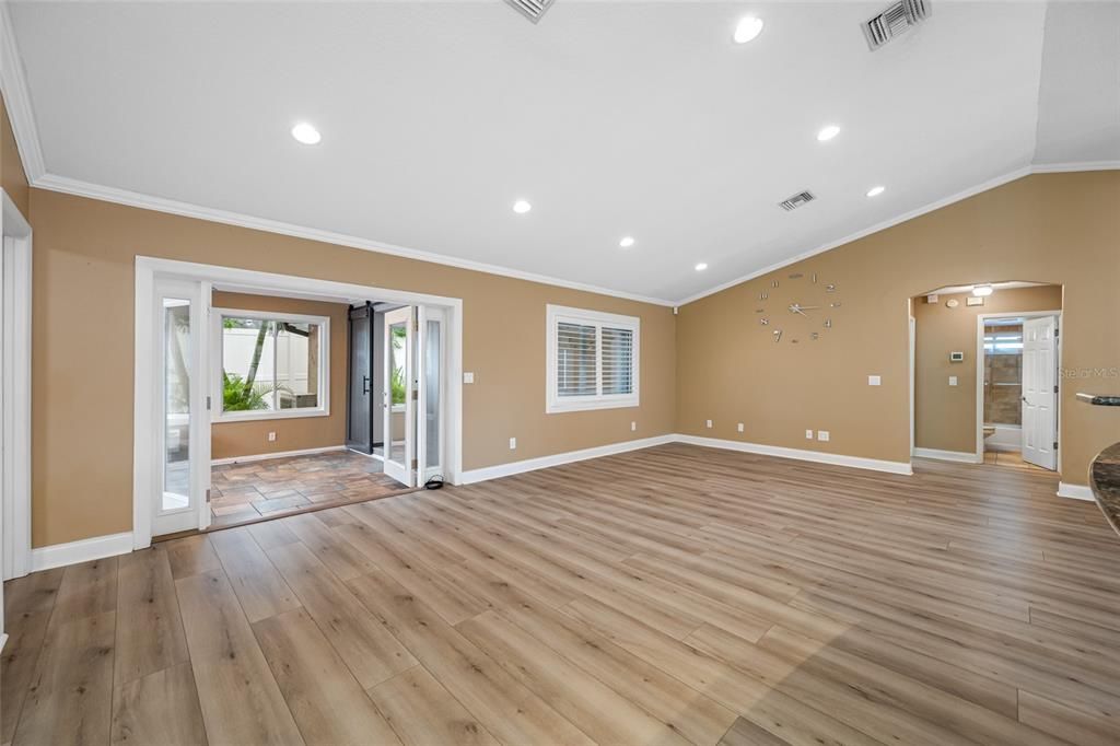 Activo con contrato: $624,900 (3 camas, 2 baños, 2258 Pies cuadrados)