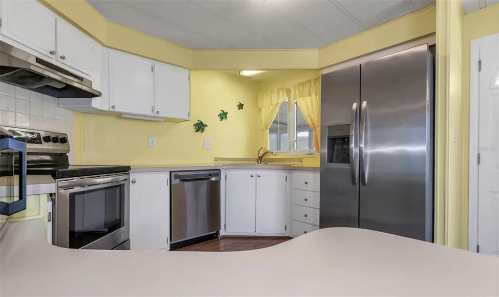 На продажу: $119,000 (2 спален, 2 ванн, 1100 Квадратных фут)