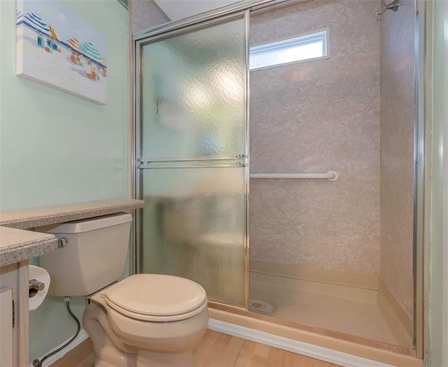 На продажу: $119,000 (2 спален, 2 ванн, 1100 Квадратных фут)