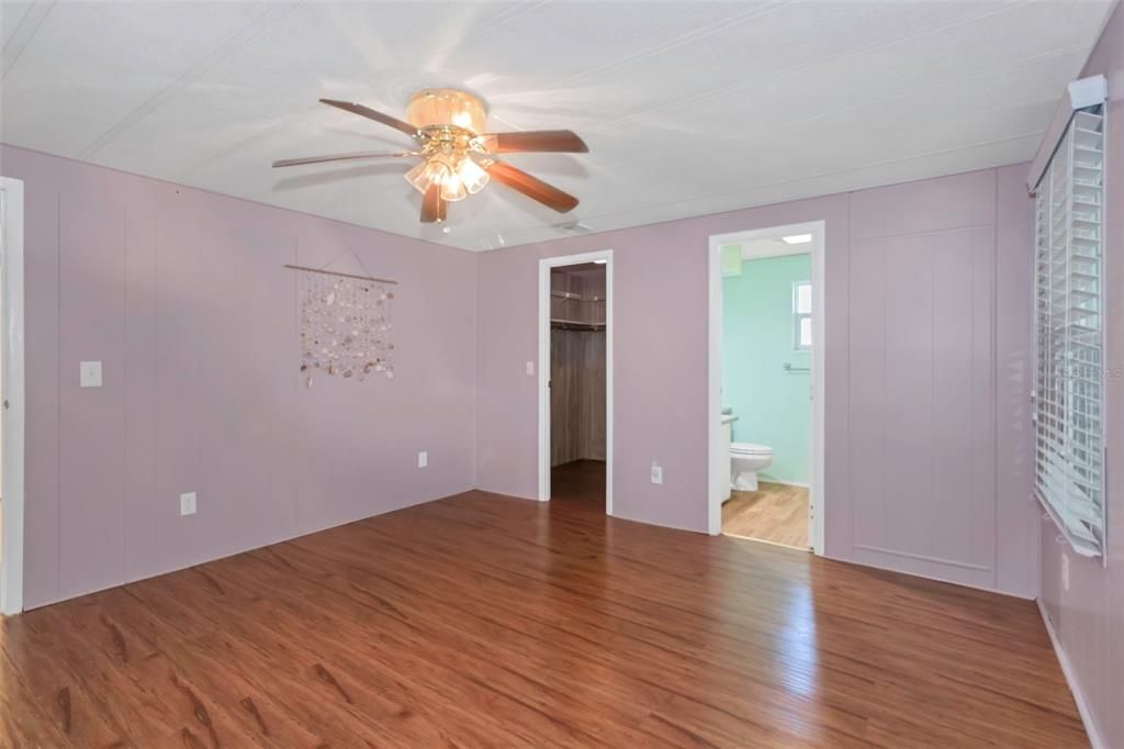 На продажу: $119,000 (2 спален, 2 ванн, 1100 Квадратных фут)