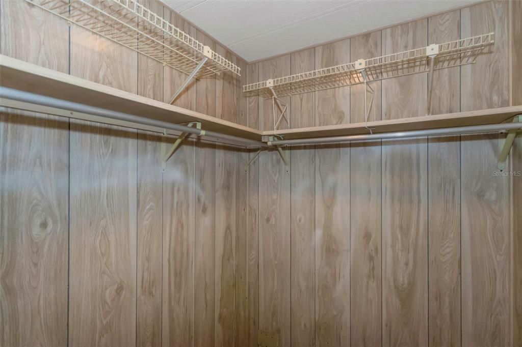 На продажу: $119,000 (2 спален, 2 ванн, 1100 Квадратных фут)