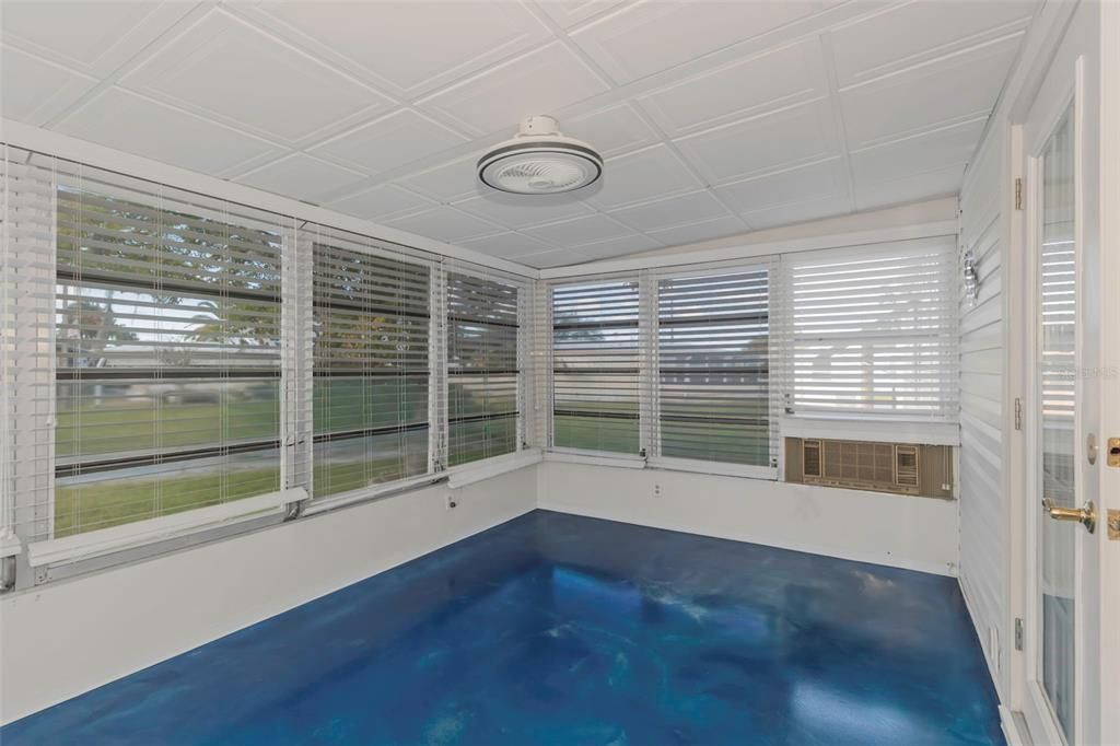 На продажу: $119,000 (2 спален, 2 ванн, 1100 Квадратных фут)