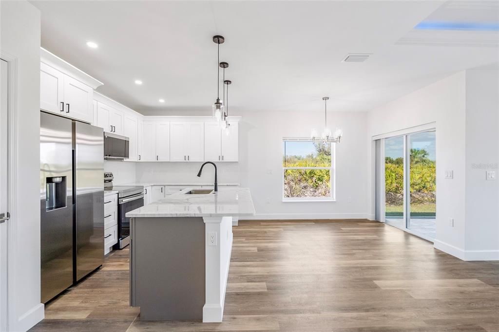 En Venta: $555,000 (6 camas, 0 baños, 2614 Pies cuadrados)