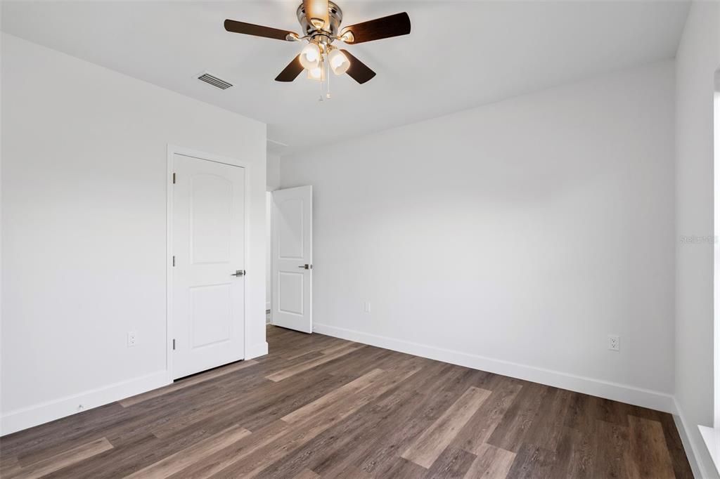 En Venta: $555,000 (6 camas, 0 baños, 2614 Pies cuadrados)