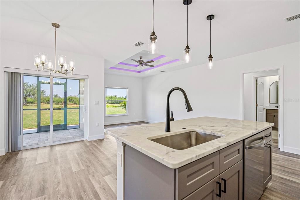 En Venta: $555,000 (6 camas, 0 baños, 2614 Pies cuadrados)