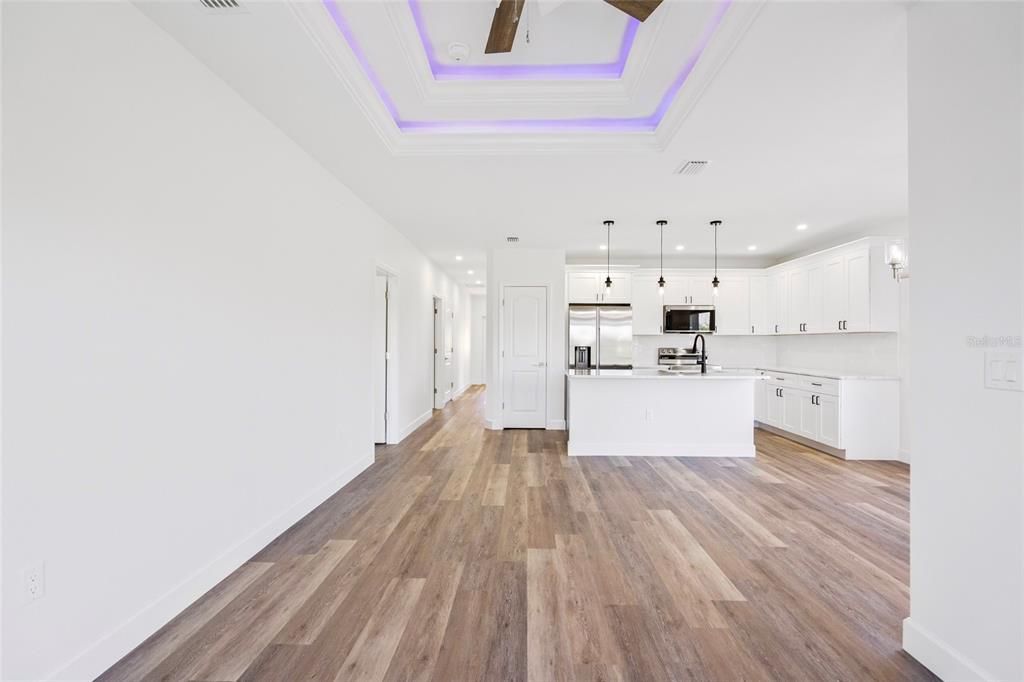 En Venta: $555,000 (6 camas, 0 baños, 2614 Pies cuadrados)