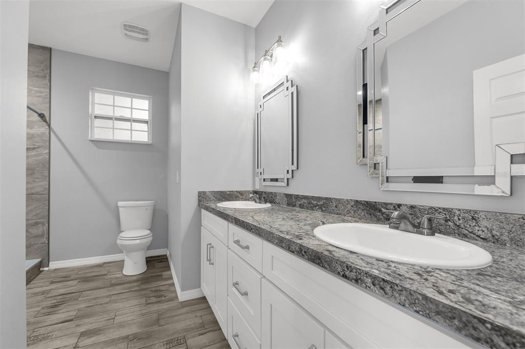 Active With Contract: $297,900 (3 beds, 2 baths, 1364 Square Feet)