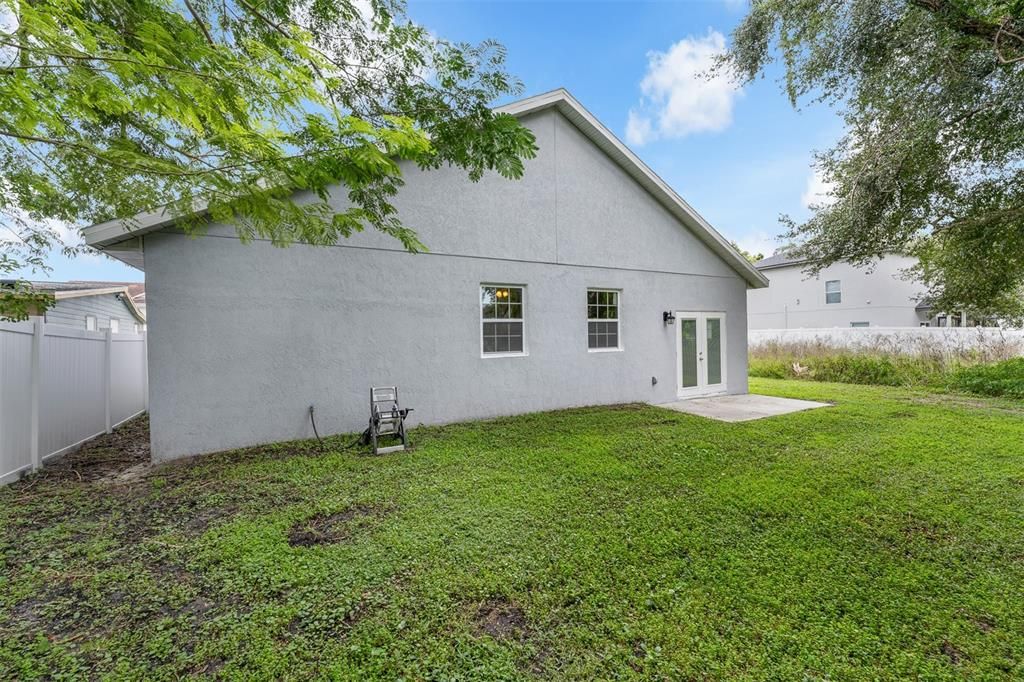 Active With Contract: $297,900 (3 beds, 2 baths, 1364 Square Feet)