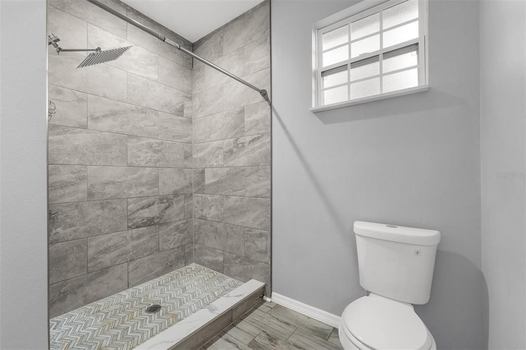 Active With Contract: $297,900 (3 beds, 2 baths, 1364 Square Feet)