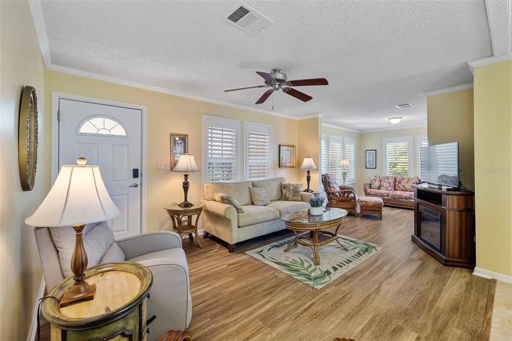 En Venta: $185,000 (2 camas, 2 baños, 1128 Pies cuadrados)