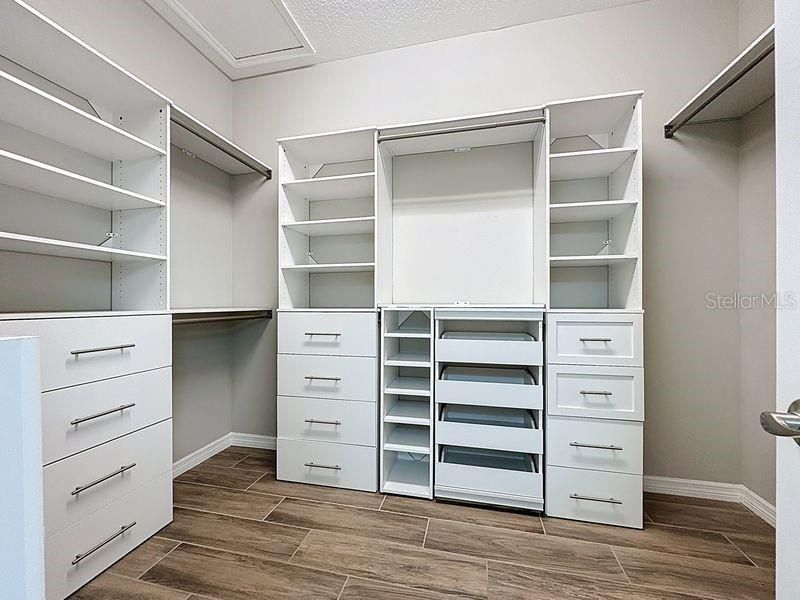 На продажу: $424,900 (3 спален, 2 ванн, 1905 Квадратных фут)