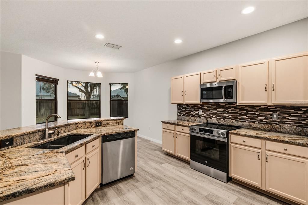 For Sale: $545,000 (5 beds, 3 baths, 3449 Square Feet)