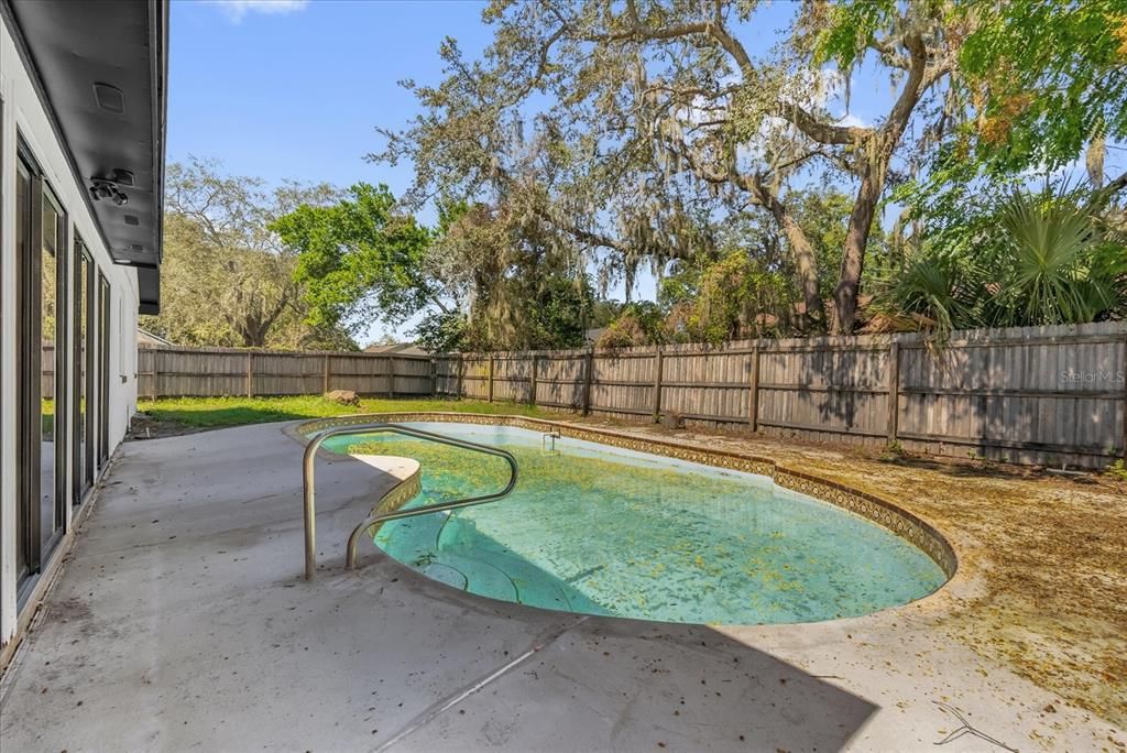 For Sale: $399,000 (4 beds, 2 baths, 2107 Square Feet)