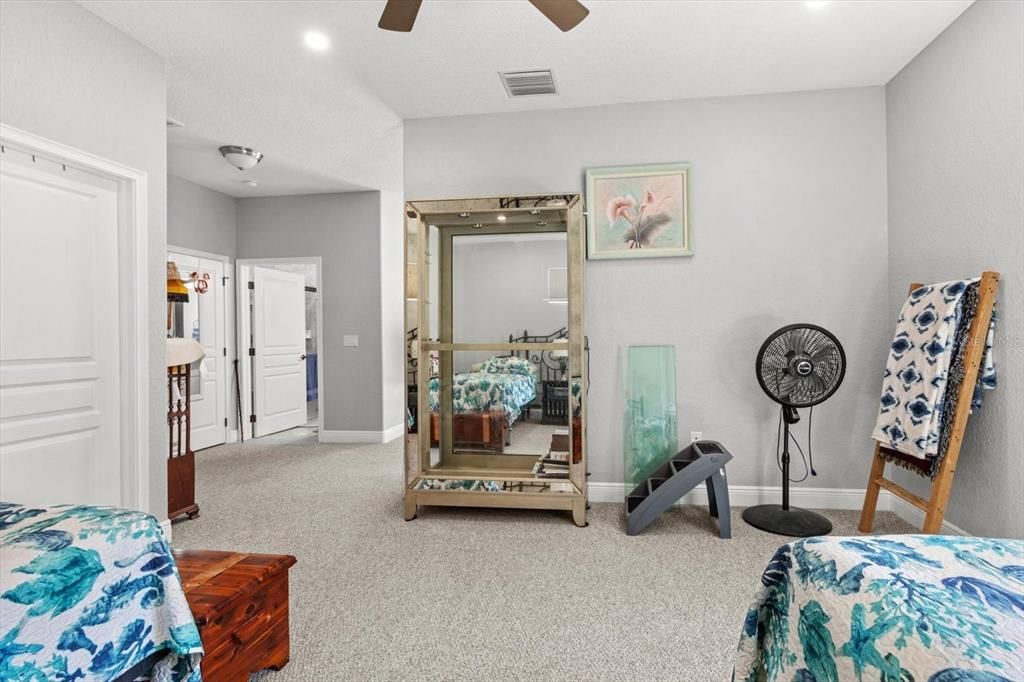 For Sale: $869,900 (4 beds, 3 baths, 3059 Square Feet)