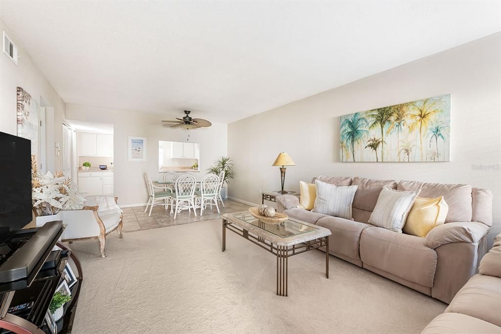 For Sale: $194,500 (2 beds, 2 baths, 1056 Square Feet)