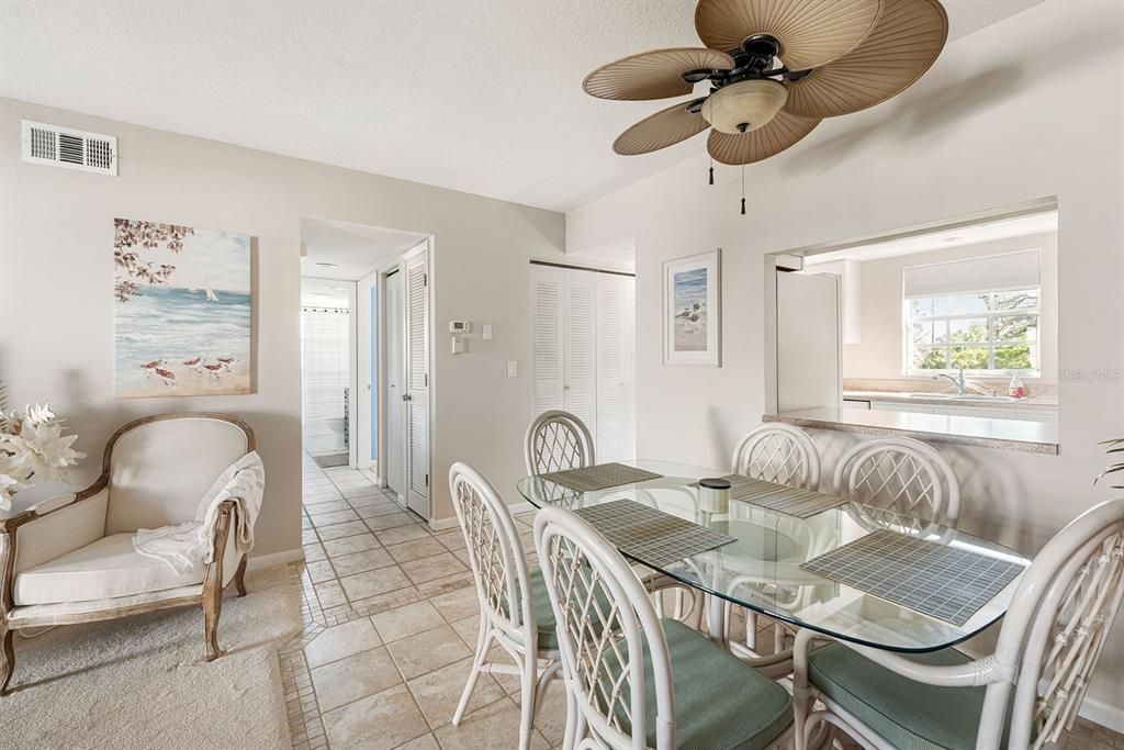 For Sale: $194,500 (2 beds, 2 baths, 1056 Square Feet)