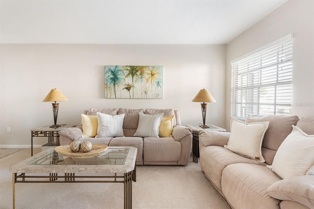 For Sale: $194,500 (2 beds, 2 baths, 1056 Square Feet)