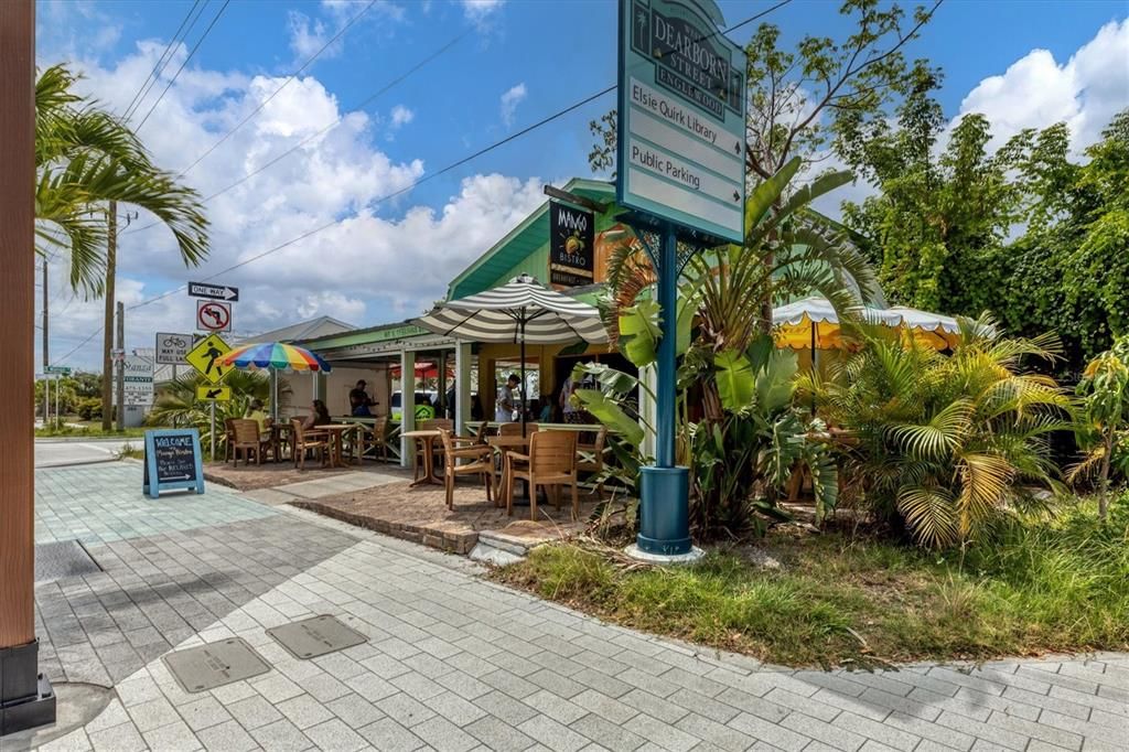 For Sale: $194,500 (2 beds, 2 baths, 1056 Square Feet)