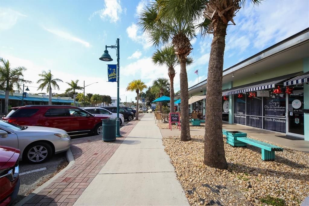 For Sale: $194,500 (2 beds, 2 baths, 1056 Square Feet)