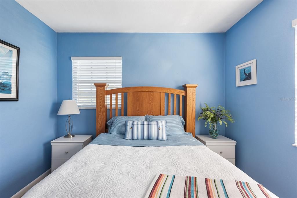 For Sale: $194,500 (2 beds, 2 baths, 1056 Square Feet)