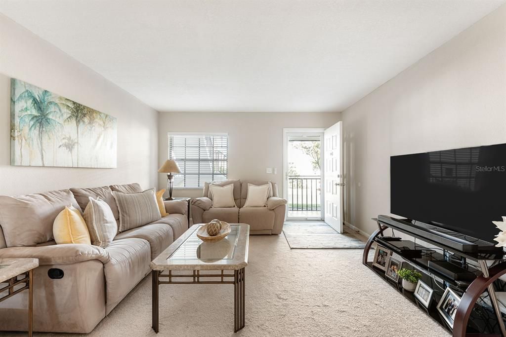 For Sale: $194,500 (2 beds, 2 baths, 1056 Square Feet)