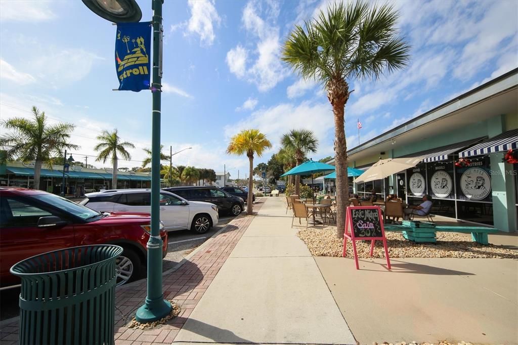 For Sale: $194,500 (2 beds, 2 baths, 1056 Square Feet)