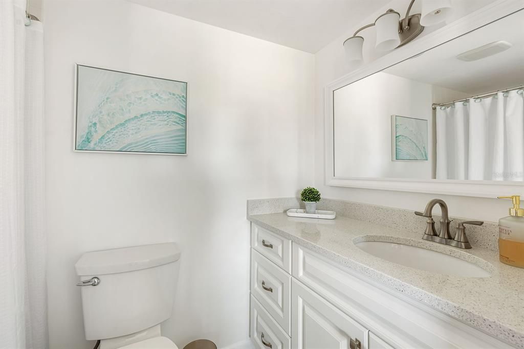 For Sale: $194,500 (2 beds, 2 baths, 1056 Square Feet)