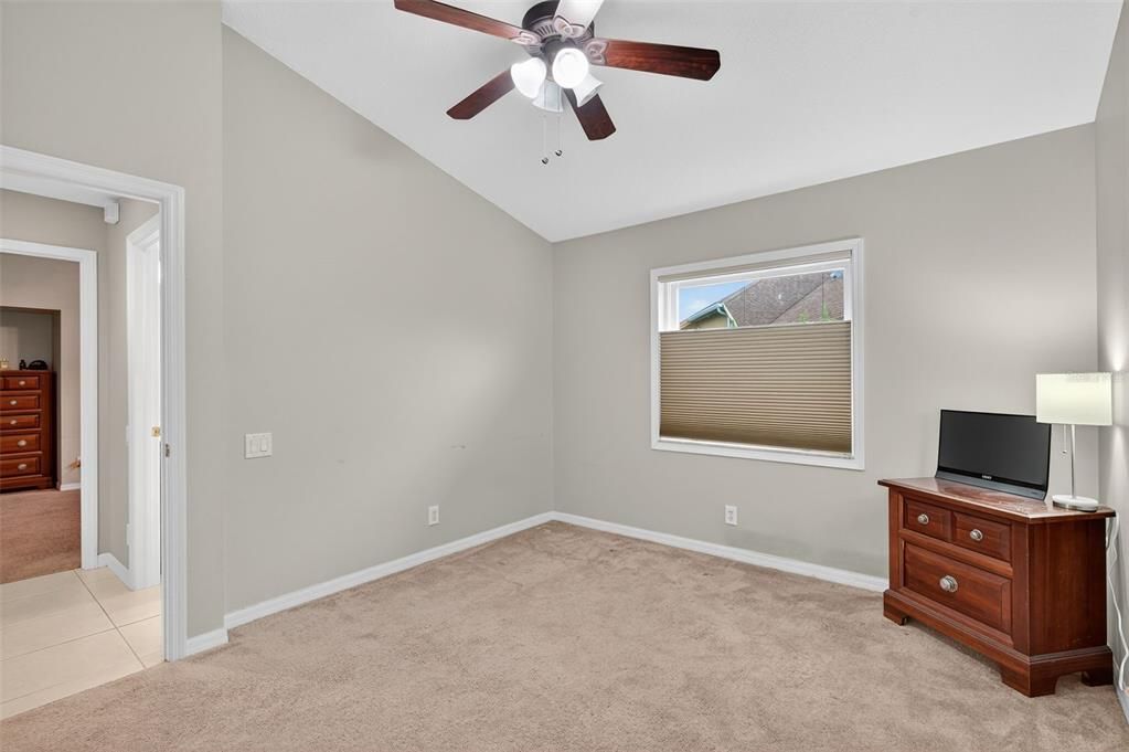 Activo con contrato: $634,900 (4 camas, 3 baños, 2463 Pies cuadrados)