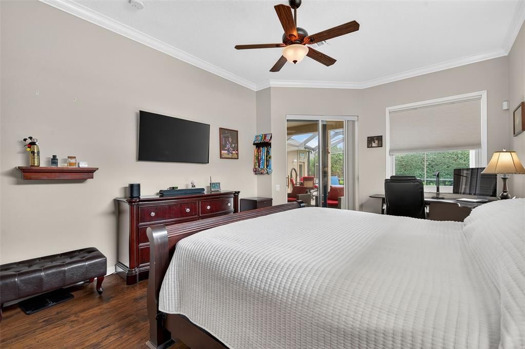 Activo con contrato: $634,900 (4 camas, 3 baños, 2463 Pies cuadrados)