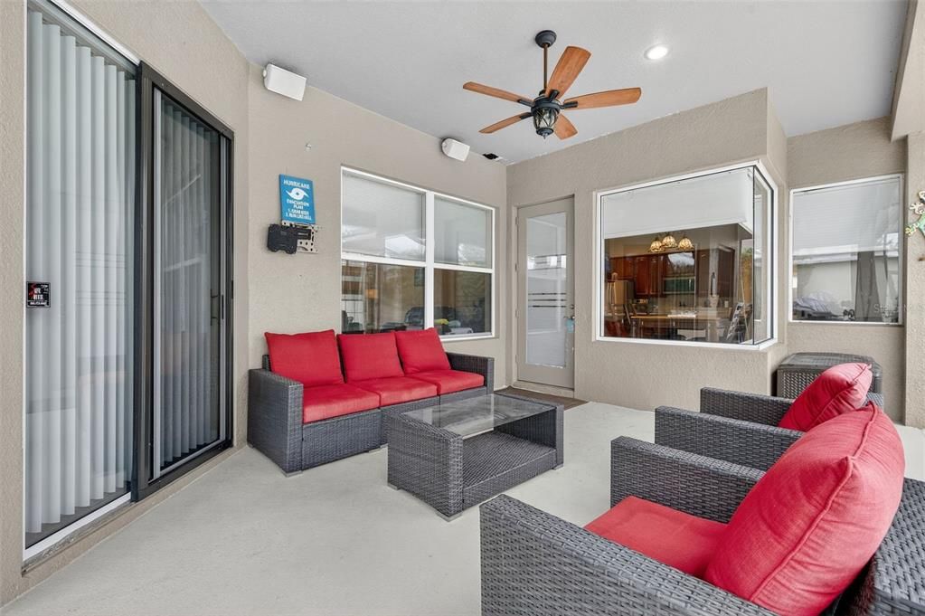 Activo con contrato: $634,900 (4 camas, 3 baños, 2463 Pies cuadrados)