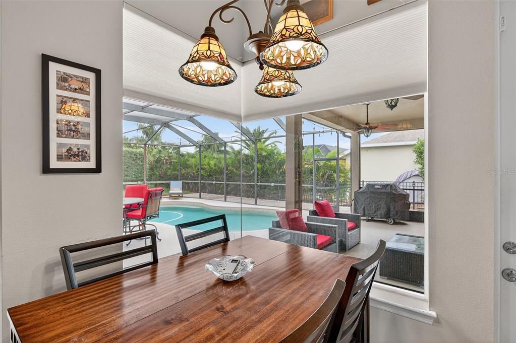 Activo con contrato: $634,900 (4 camas, 3 baños, 2463 Pies cuadrados)