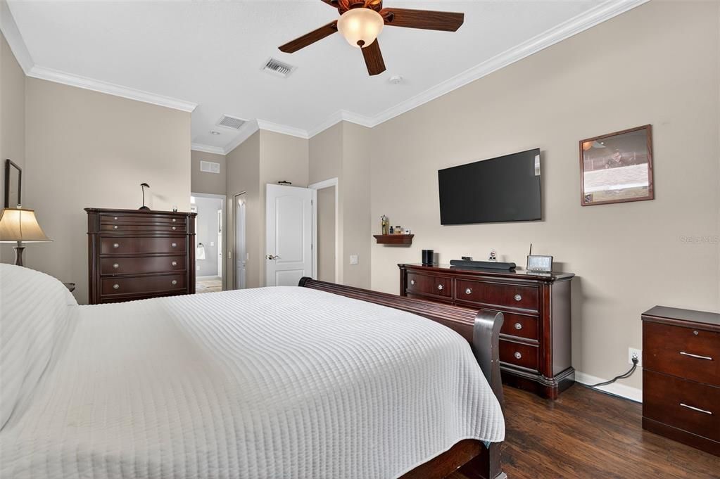 Activo con contrato: $634,900 (4 camas, 3 baños, 2463 Pies cuadrados)