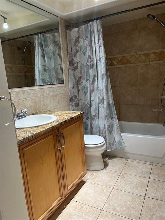 For Rent: $1,600 (1 beds, 1 baths, 1053 Square Feet)